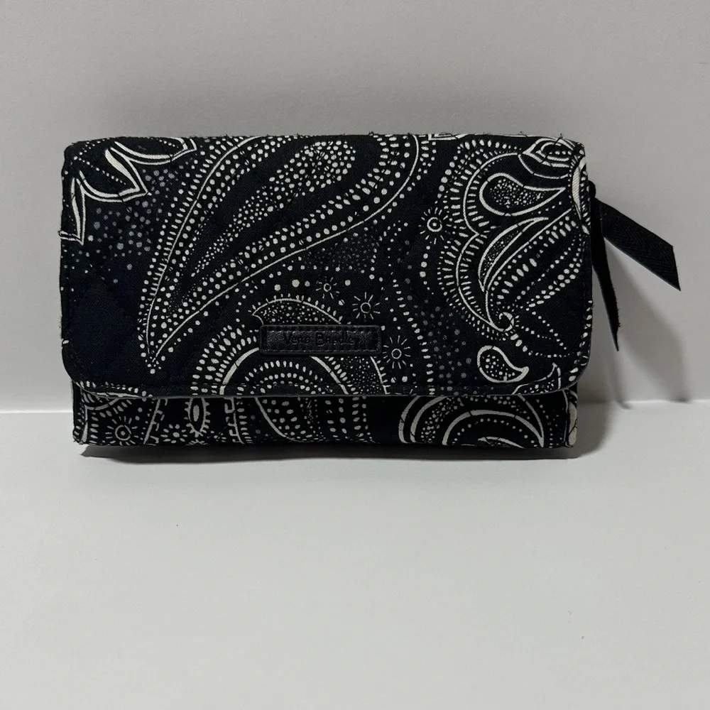Vera Bradley RFID Wallet – Stellar Paisley Black & White (Retired Pattern 2023) - Picture 2 of 7